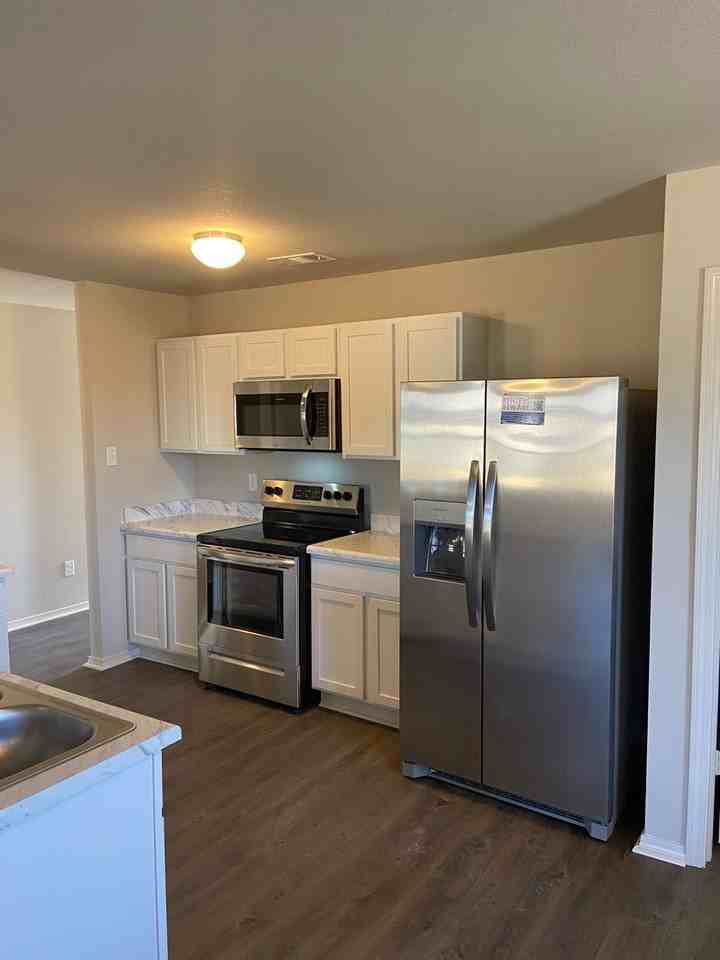 2505 Grand Ln - Photo 7 of 24