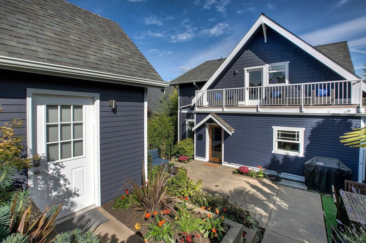 2437 3rd Ave W - Photo 2 of 34