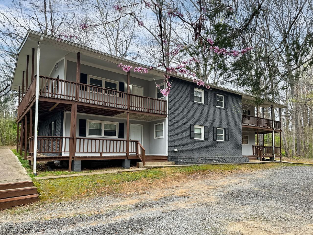 115 East Holston Lane - Photo 2 of 3