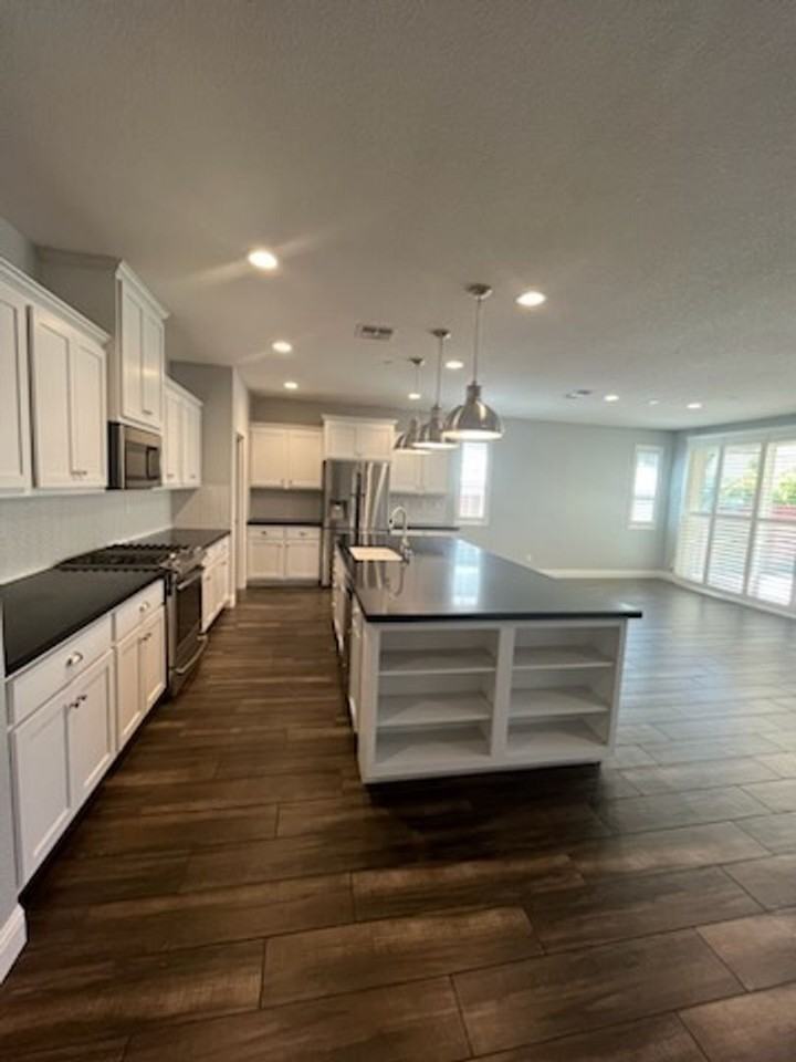 363 Water Lily Cir - Photo 4 of 16