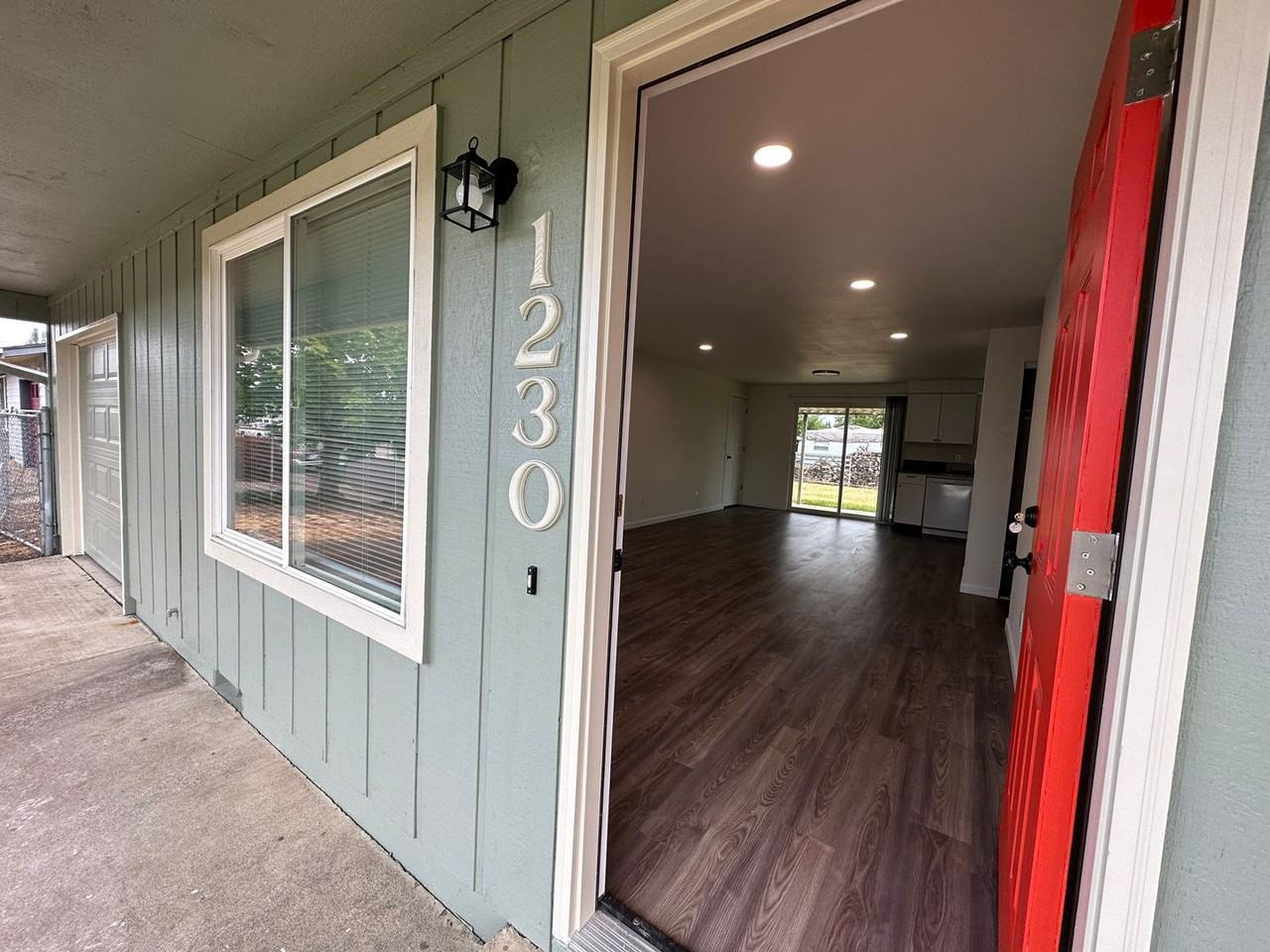 1230 Hemlock Loop - Photo 3 of 16