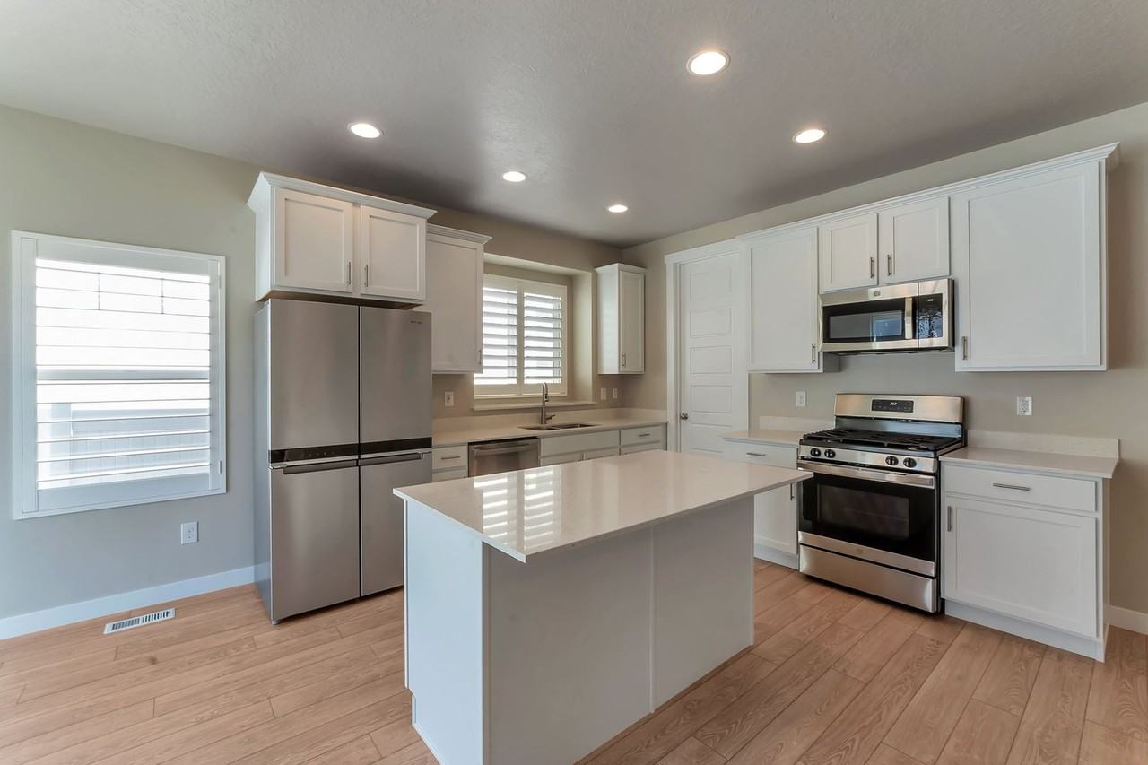 2389 N 4000 W - Photo 4 of 27
