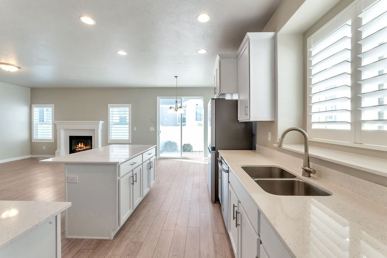 2389 N 4000 W - Photo 5 of 27