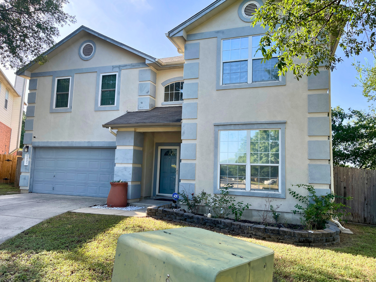 1002 Meadowalk - Photo 3 of 18