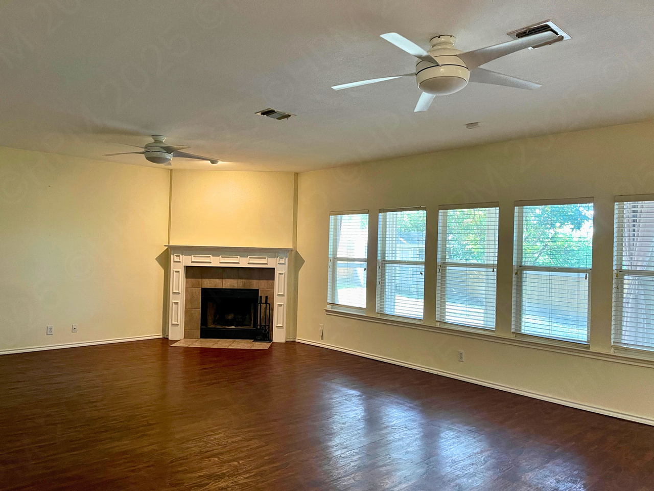 1002 Meadowalk - Photo 6 of 18