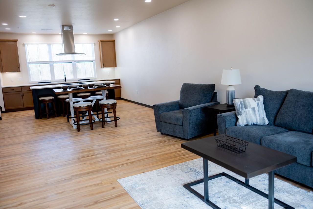 308 Deerwood Ln - Photo 2 of 30