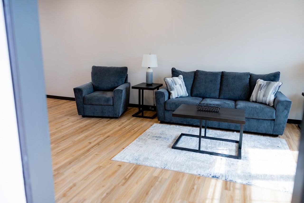 308 Deerwood Ln - Photo 3 of 30