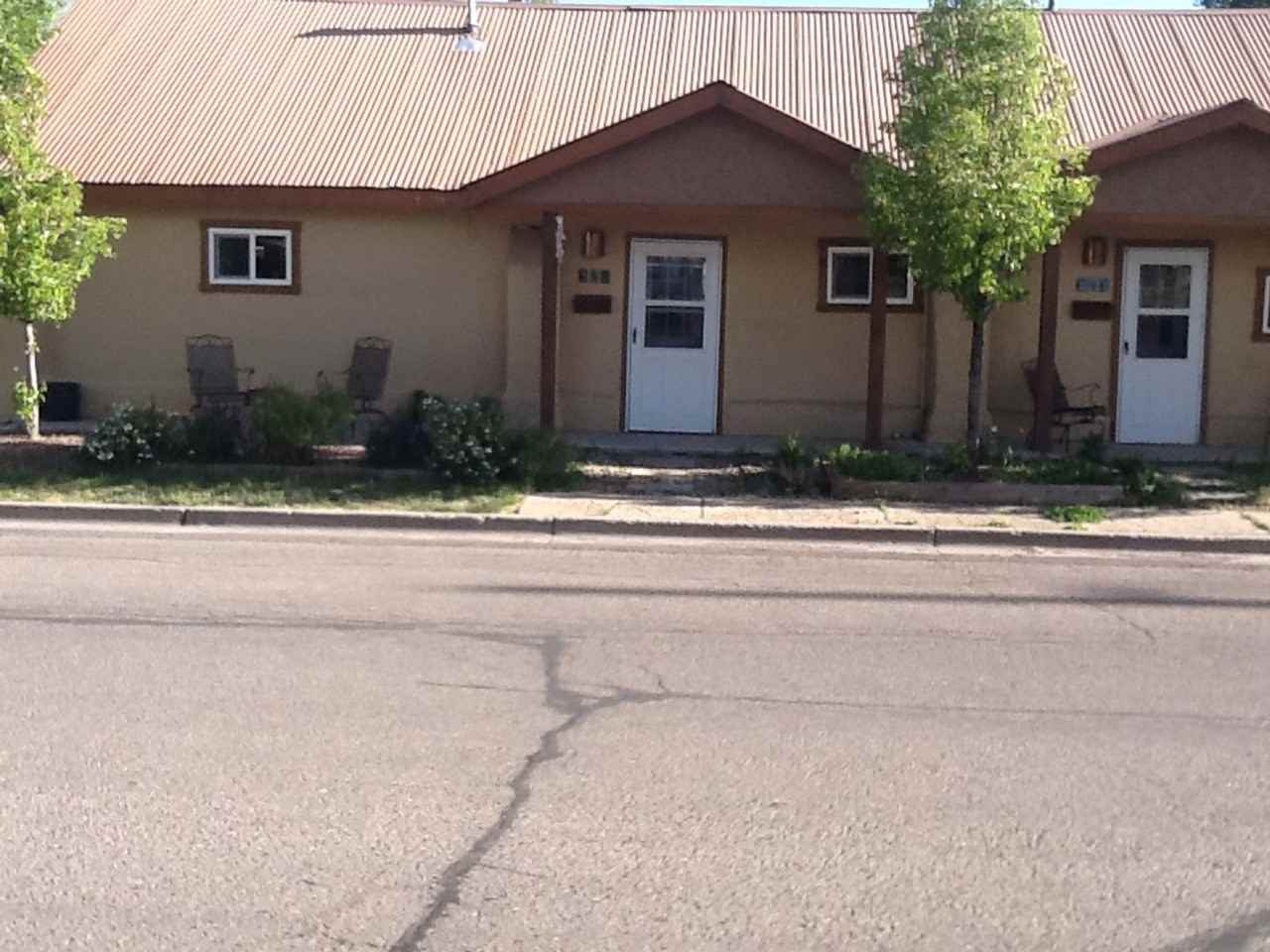 648 E 2nd St - Photo 2 of 3