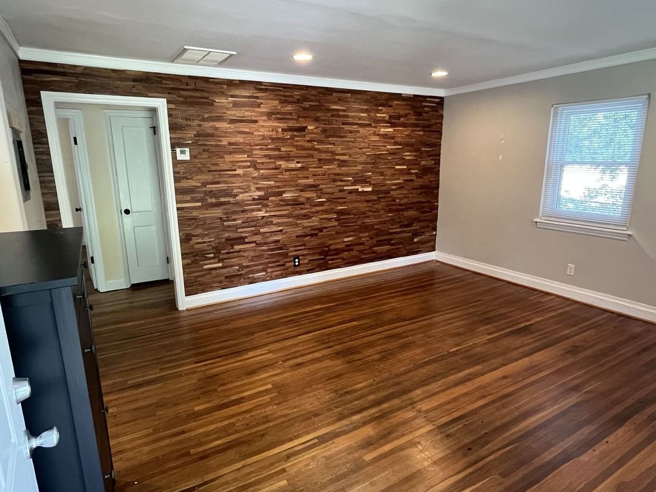 421 W Kingston Ave - Photo 4 of 16