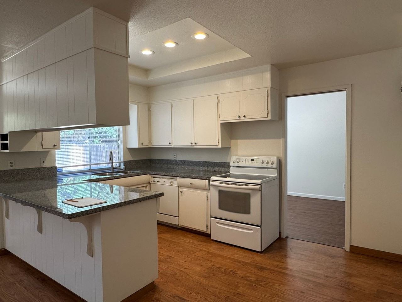 1621 Wagner Heights Rd - Photo 3 of 39