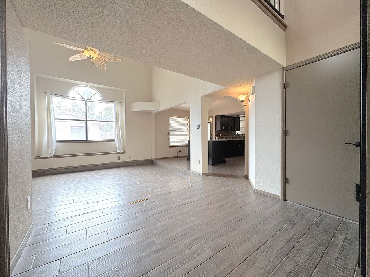 11927 Manuel Acosta Dr - Photo 2 of 27