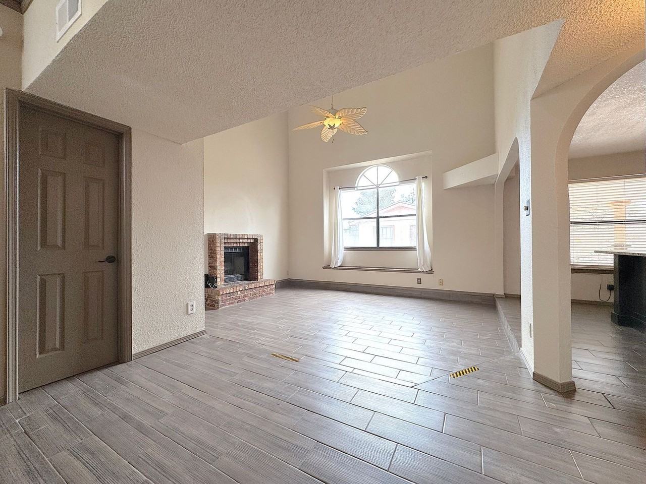11927 Manuel Acosta Dr - Photo 3 of 27