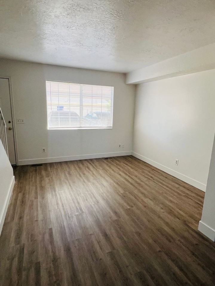 1583 S 1000 E #3 - Photo 7 of 9