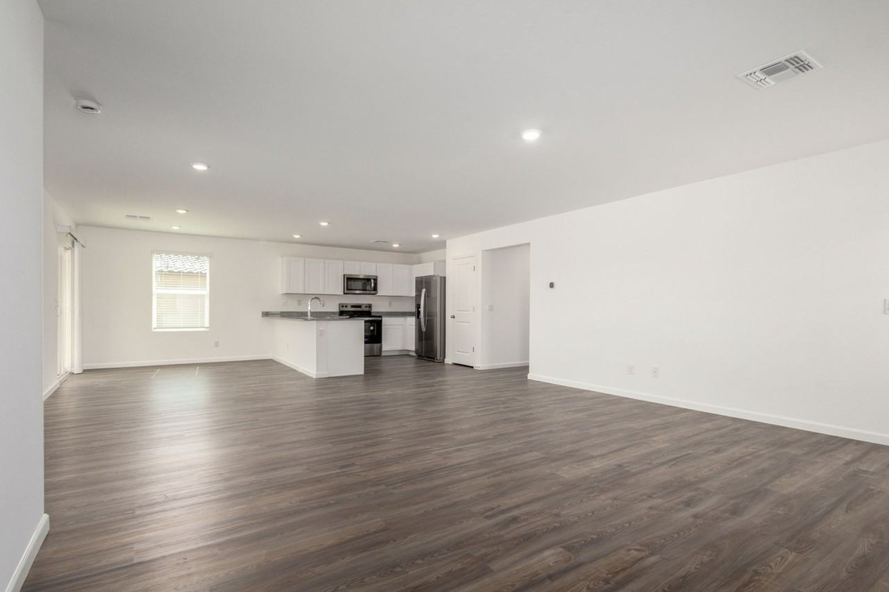 1459 E Peggy Dr - Photo 4 of 33