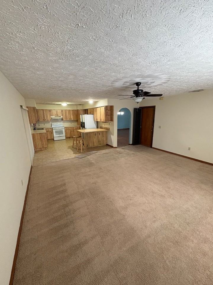 6012 Sunset Blvd - Photo 5 of 14