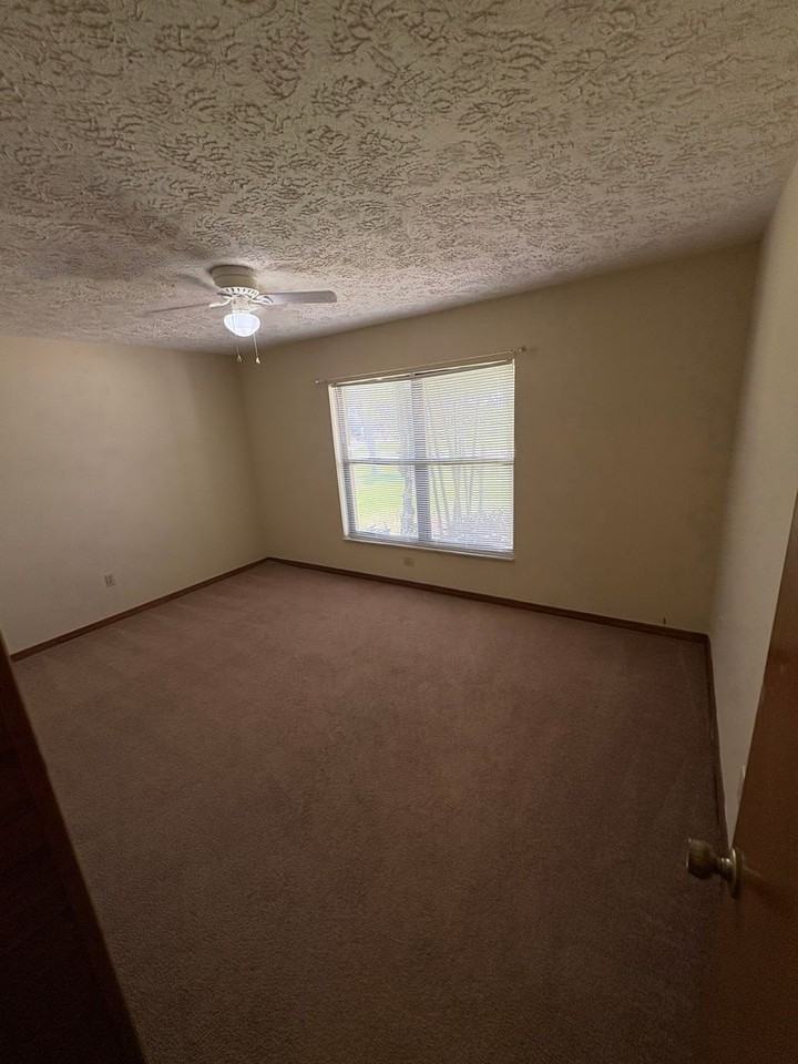 6012 Sunset Blvd - Photo 6 of 14