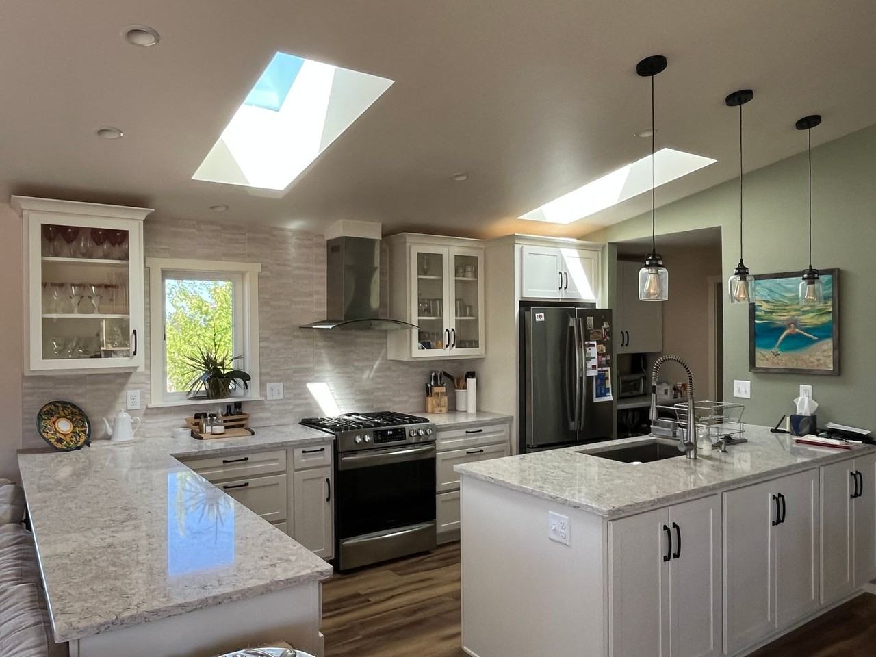 17558 Plainview Ct - Photo 3 of 21