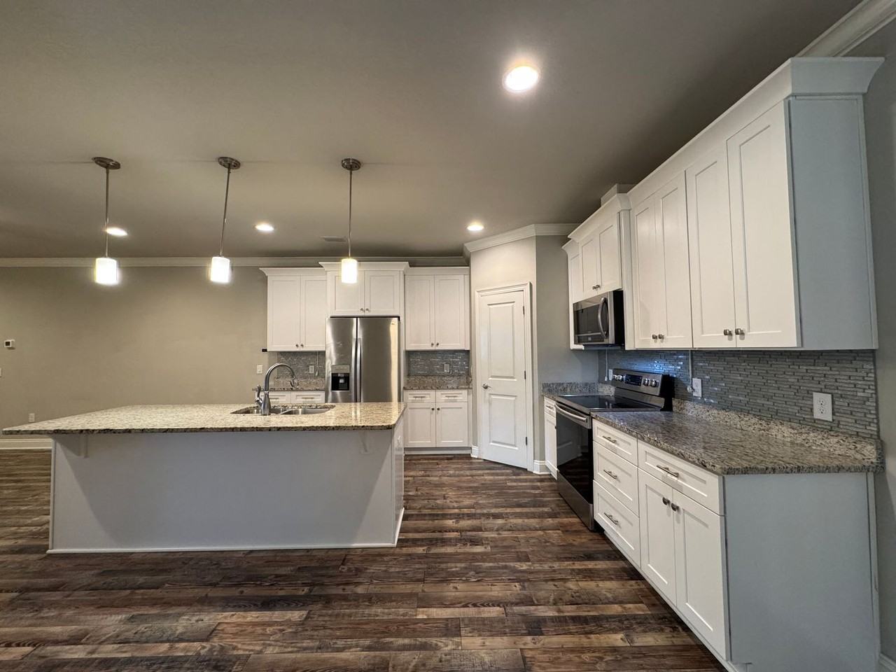 2369 Belmont Dr - Photo 5 of 22