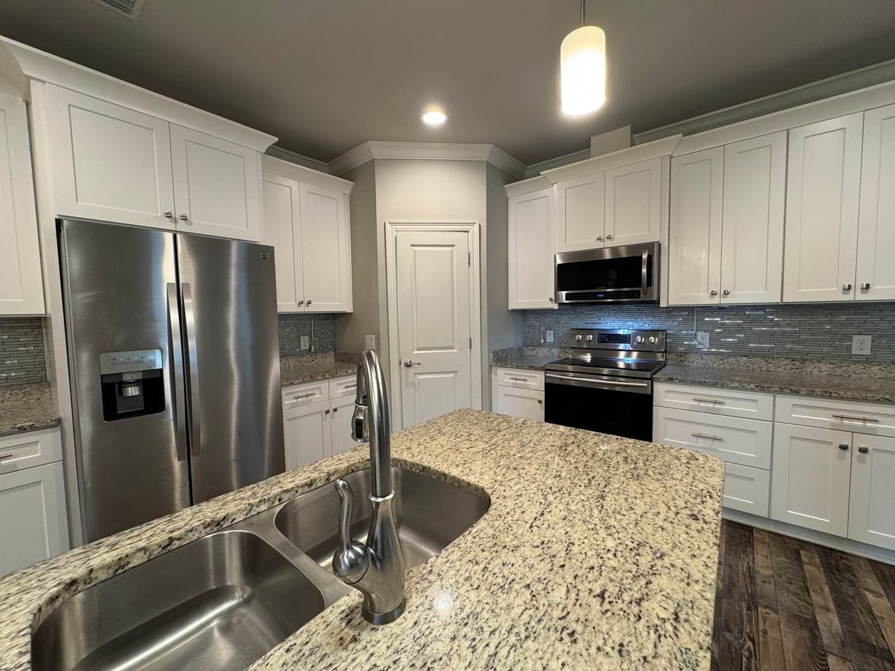 2369 Belmont Dr - Photo 7 of 22