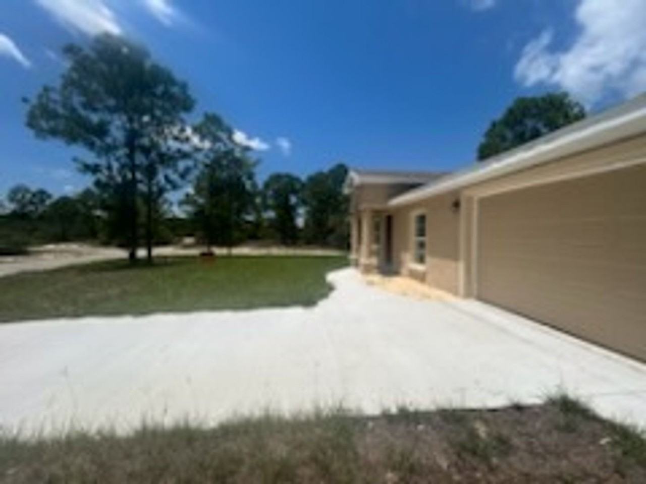 611 Avalon Ln - Photo 3 of 20