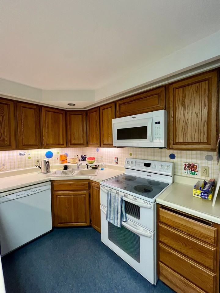 1049 Pedro St - Photo 6 of 28