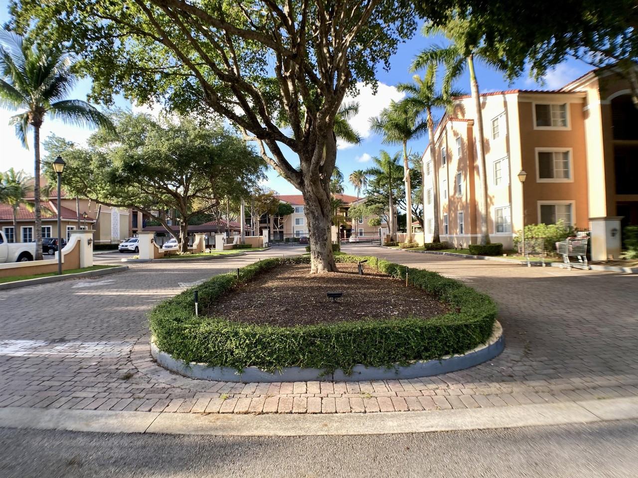 Gables Court - Photo 3 of 50