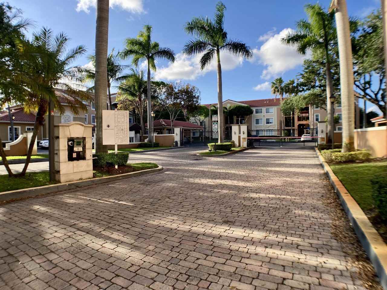 Gables Court - Photo 4 of 50