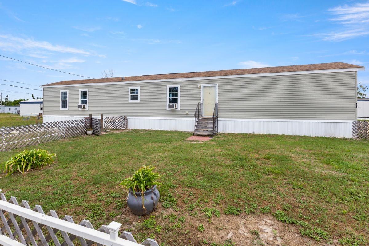 5102 E 12th St - Photo 2 of 25