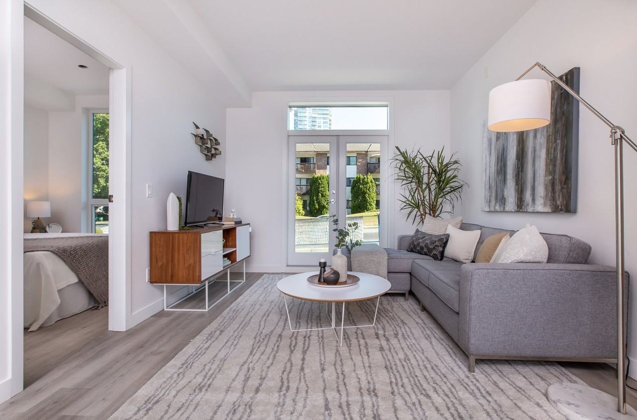 127 12th St E - Photo 2 of 25