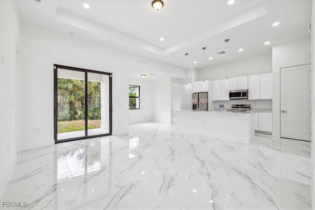 1436 Graham Cir - Photo 6 of 39