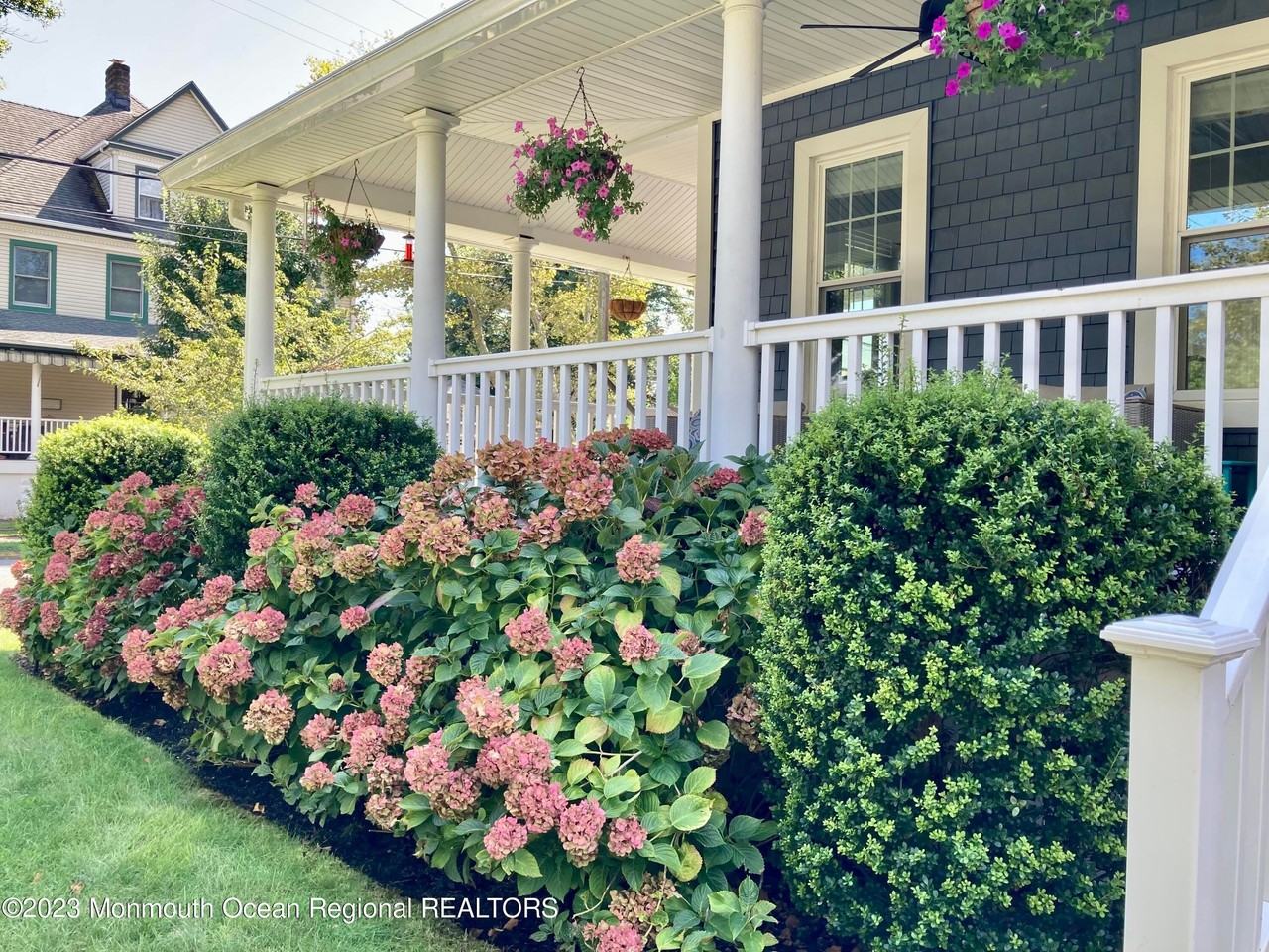 600 6th Ave - Photo 3 of 50