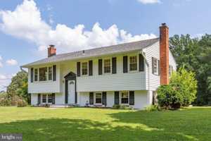 featured image of 18136 Pepmeier Hill Rd