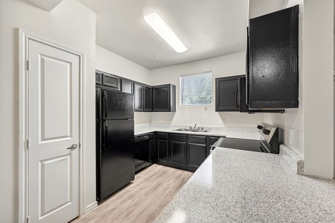 Magnolia Trace - Photo 7 of 47