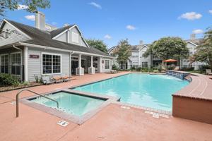 featured image of 4630 Collier St