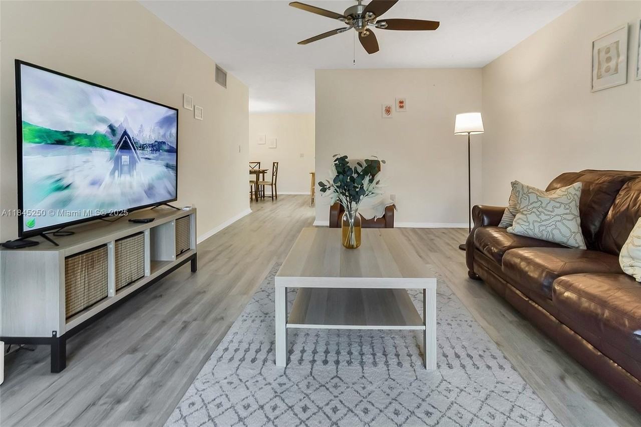 7300 Nw 17th St #220 - Photo 4 of 27