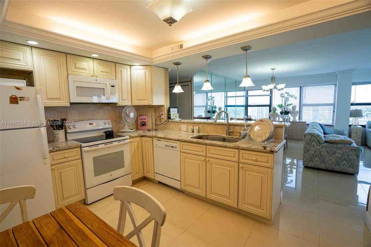 3800 Galt Ocean Drive #1515 - Photo 3 of 23