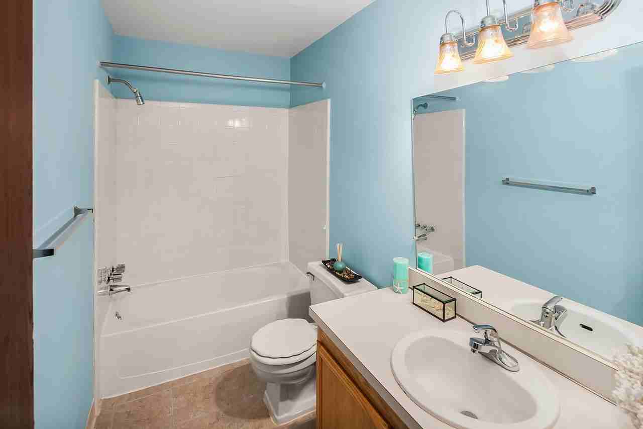 San Remo Villa Apartments - Photo 6 of 11