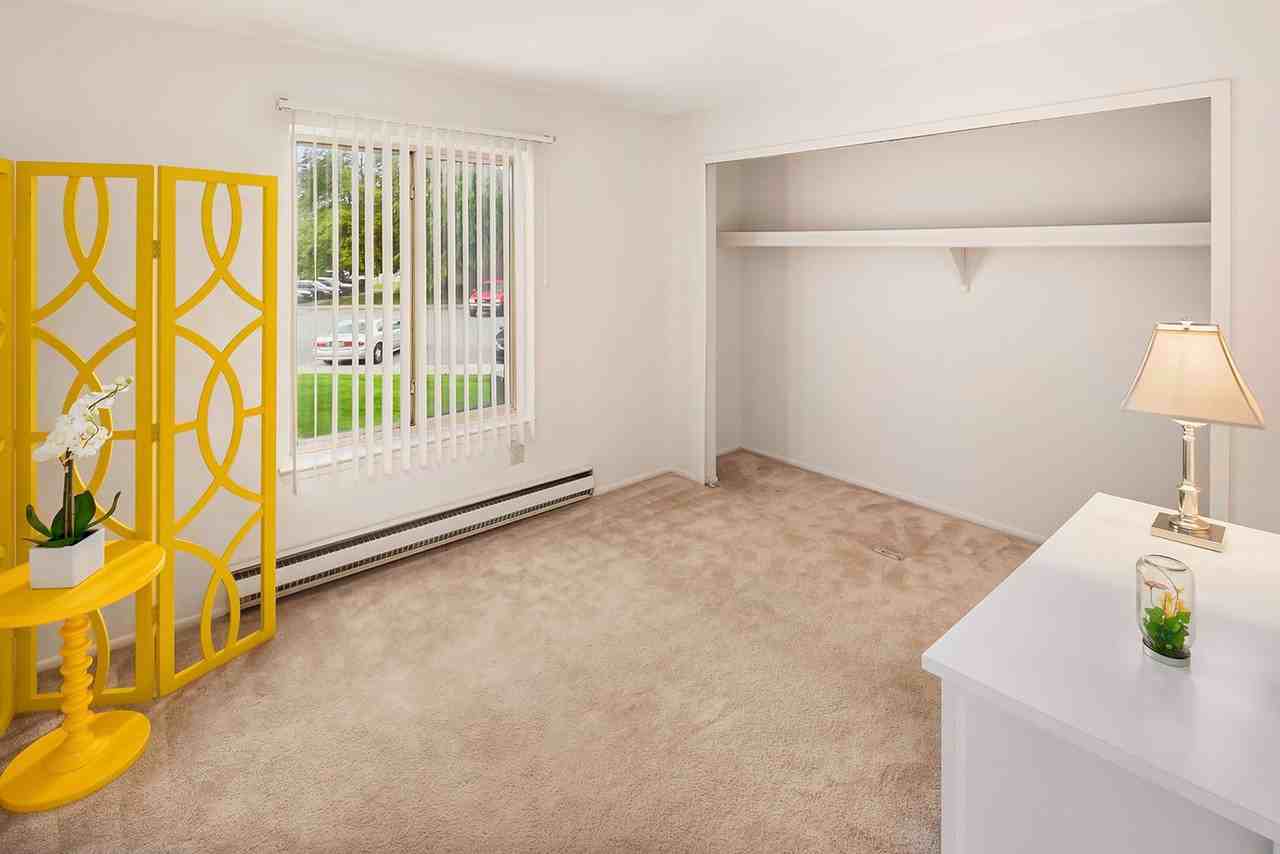 San Remo Villa Apartments - Photo 7 of 11