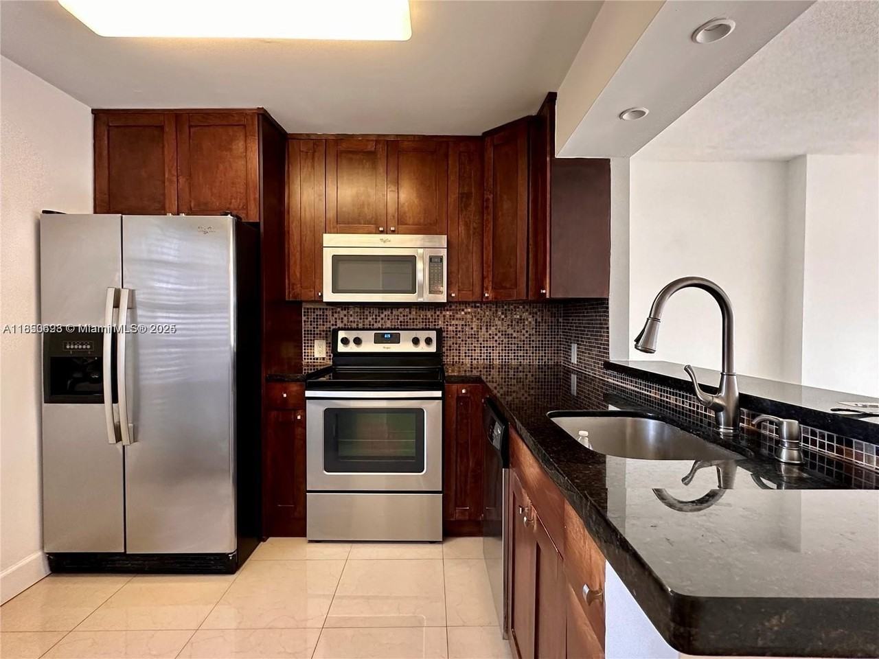 20500 West Country Club Drive #706