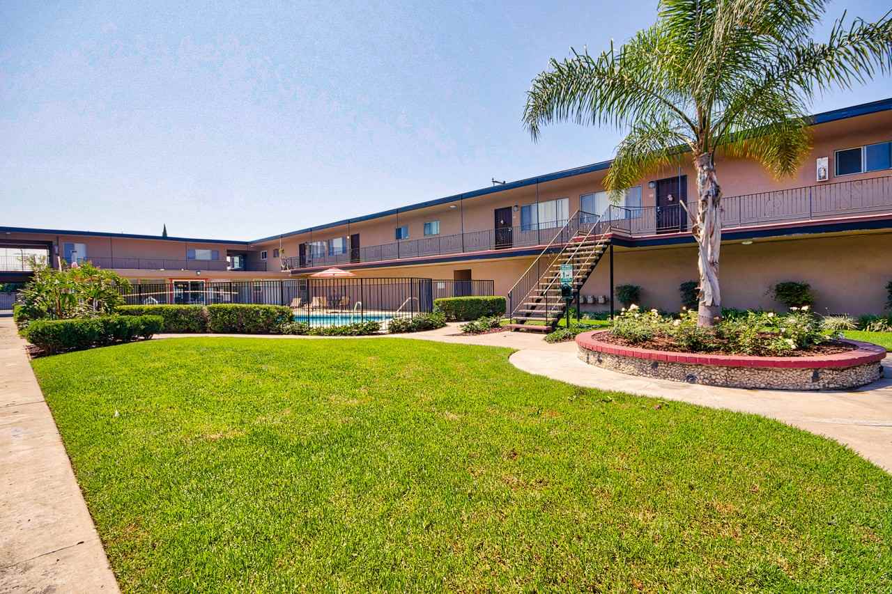 Fenway Apartments - Photo 5 of 8