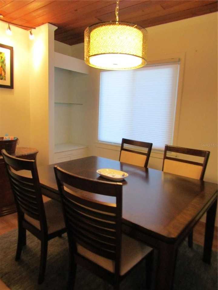 421 Riviera St - Photo 6 of 31