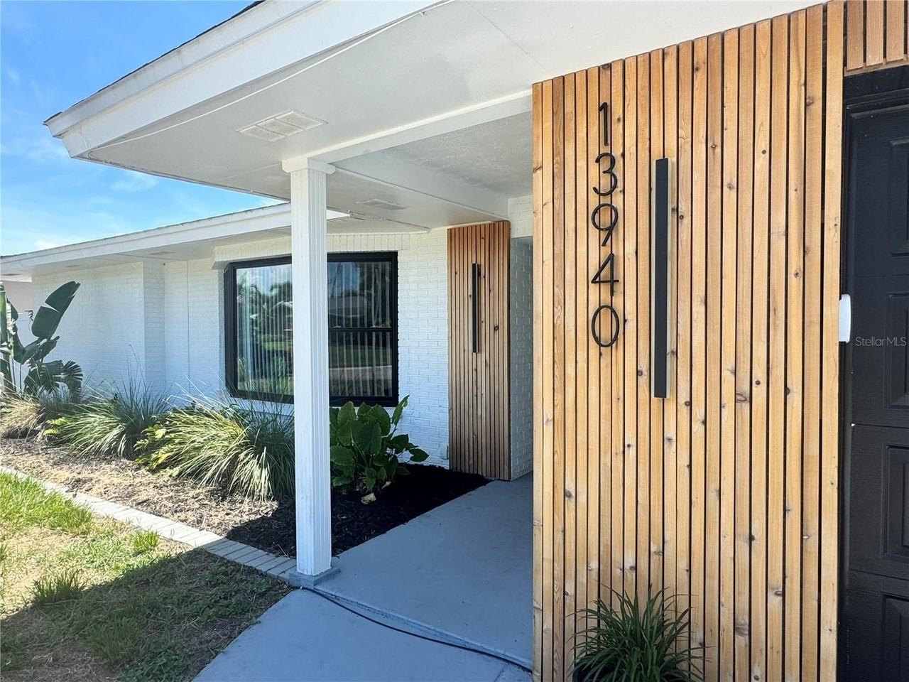 13940 Antigua Dr - Photo 2 of 19