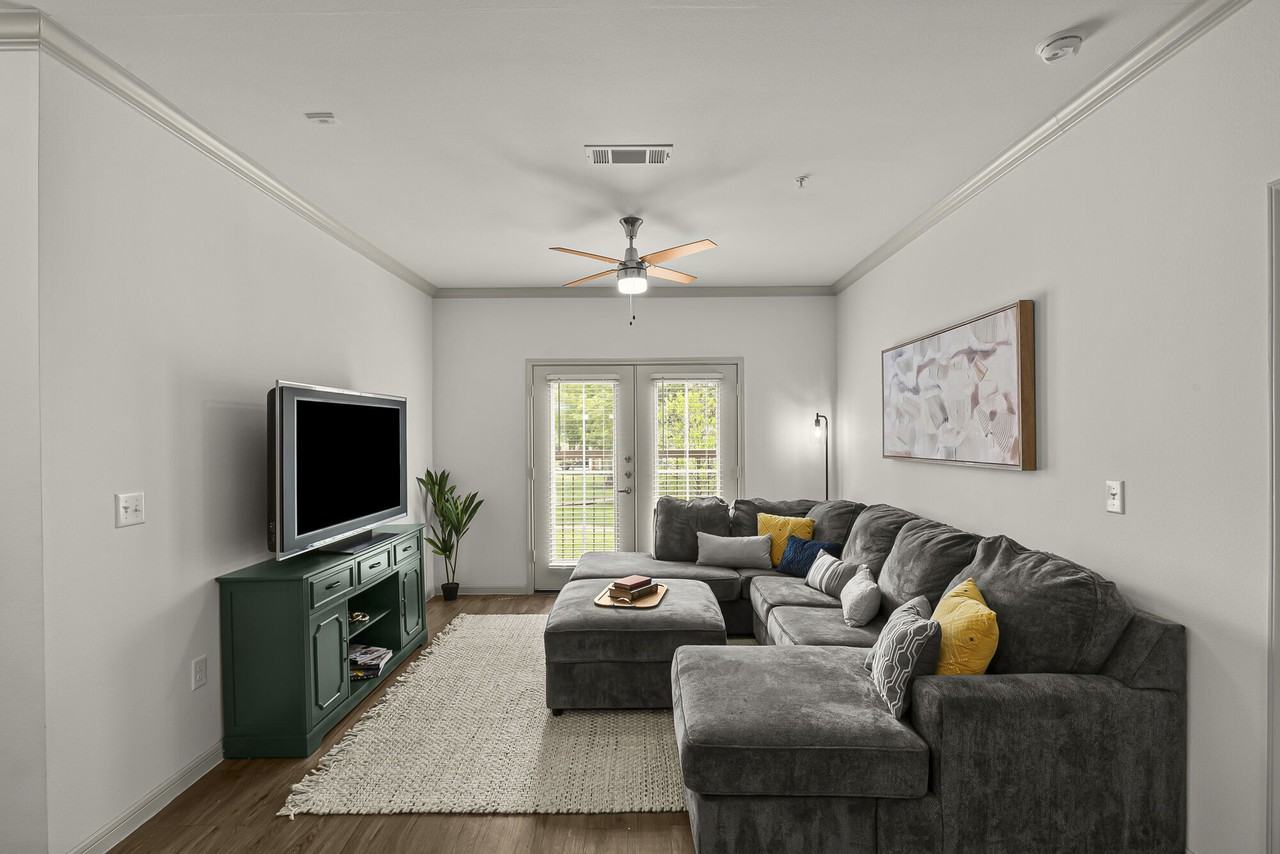 The Loop - Photo 4 of 50