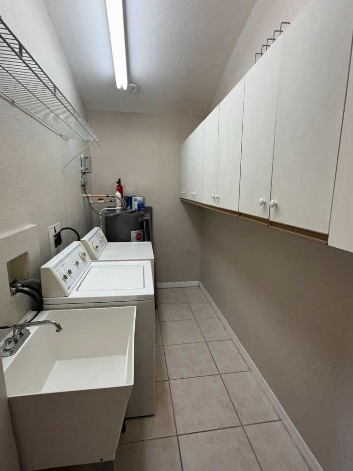 Beverly Ave - Photo 2 of 5