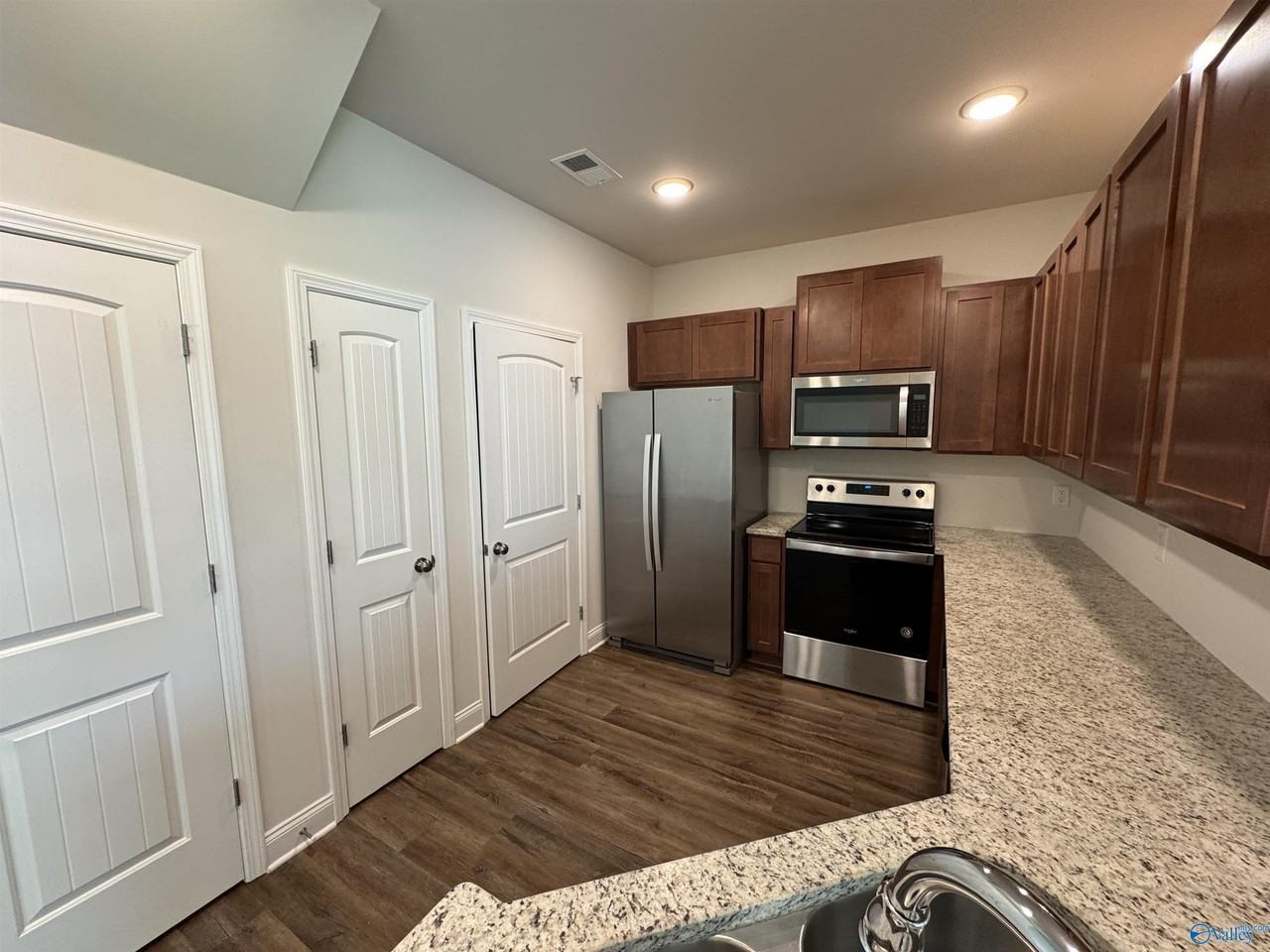 103 Woodsbrook Pl Sw - Photo 4 of 35