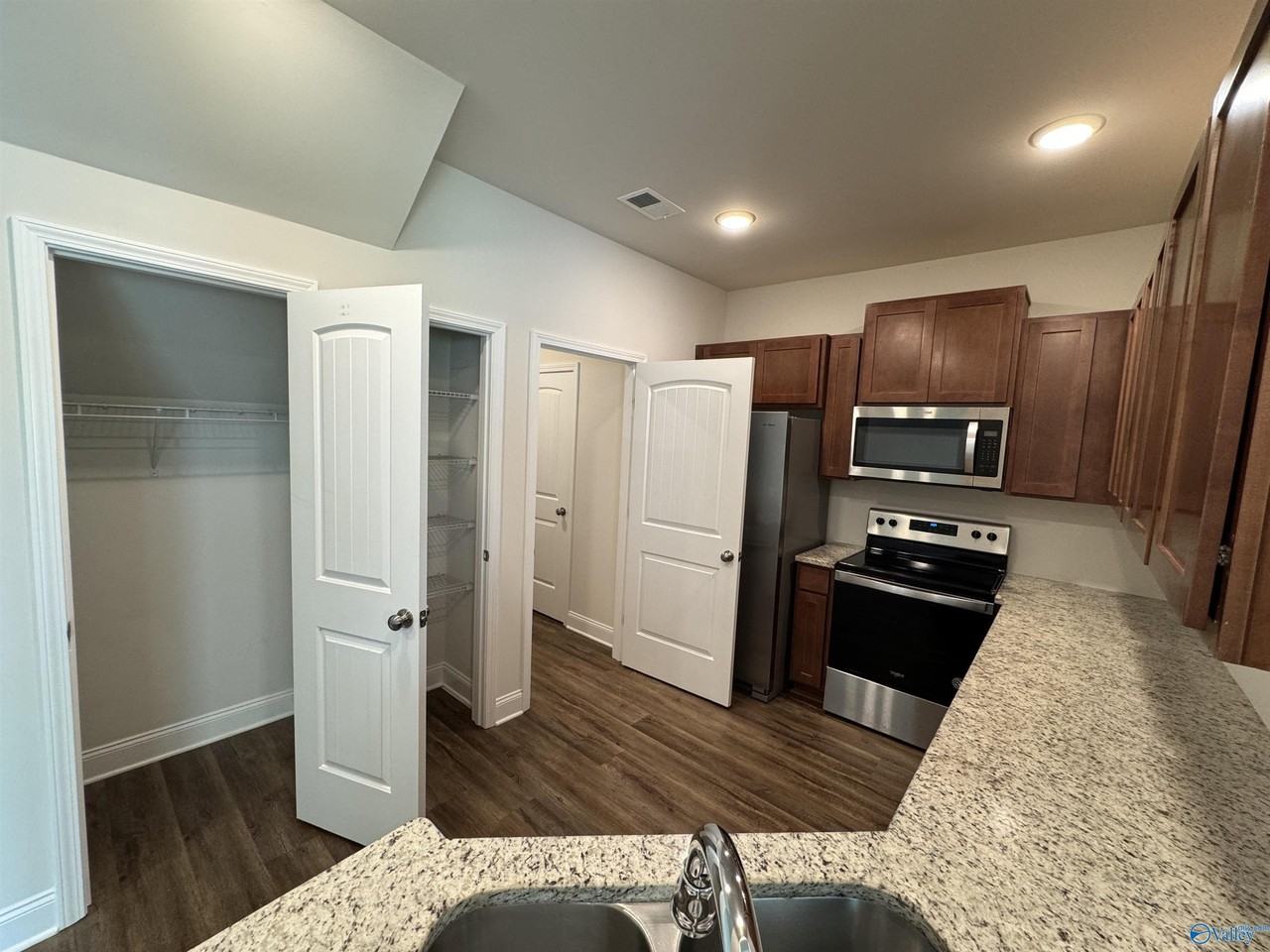 103 Woodsbrook Pl Sw - Photo 7 of 35