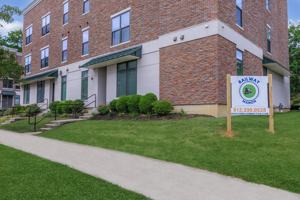 featured image of 913 N College Ave