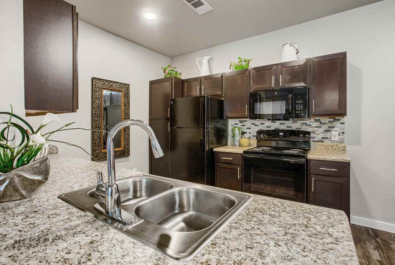 Urban Oaks at Conroe - Photo 5 of 50