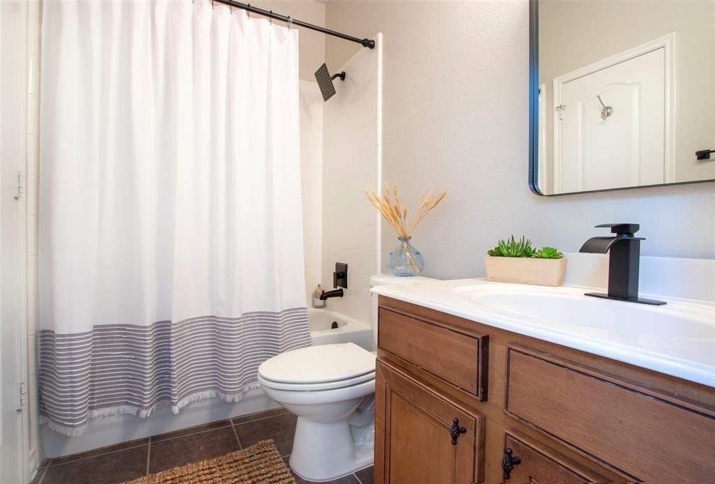 6896 Regello Drive - Photo 4 of 32