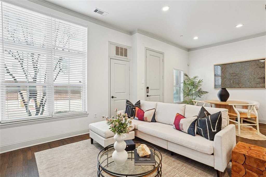 4201 Lomo Alto Dr #4781 - Photo 4 of 34